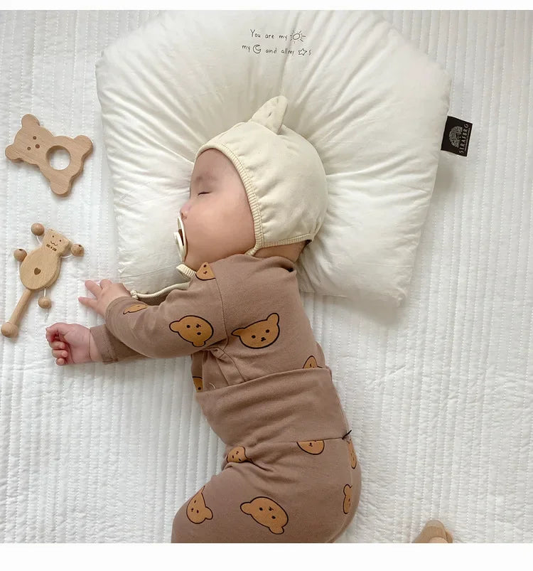 Baby wearing Baby 2PCS Pajama Set Cotton Long Sleeve Outfit for Autumn Winter Wear with bear print
