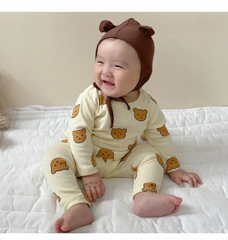 Baby 2PCS Pajama Set Cotton Long Sleeve Outfit for Autumn Winter Wear with bear print and brown hat 