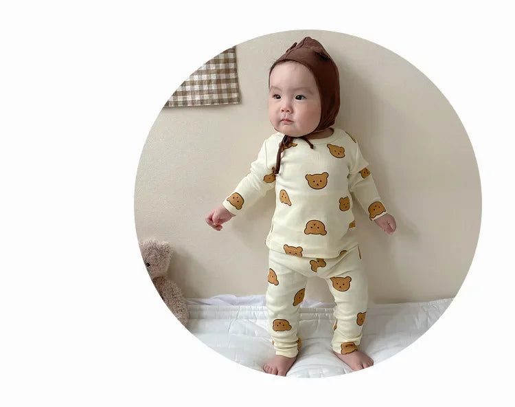 Baby wearing Baby 2PCS Pajama Set Cotton Long Sleeve Outfit for Autumn Winter Wear with bear prints