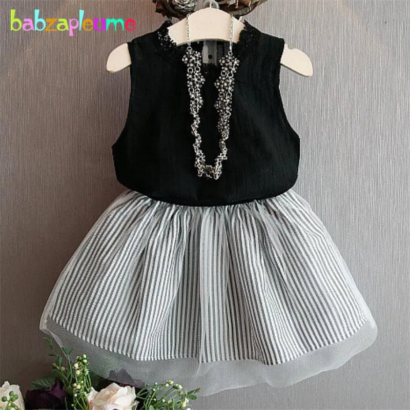 Kids Girl Clothes Set Infant Sleeveless Vest and Skirt 2Pcs Toddler Outfit with black top and striped skirt  