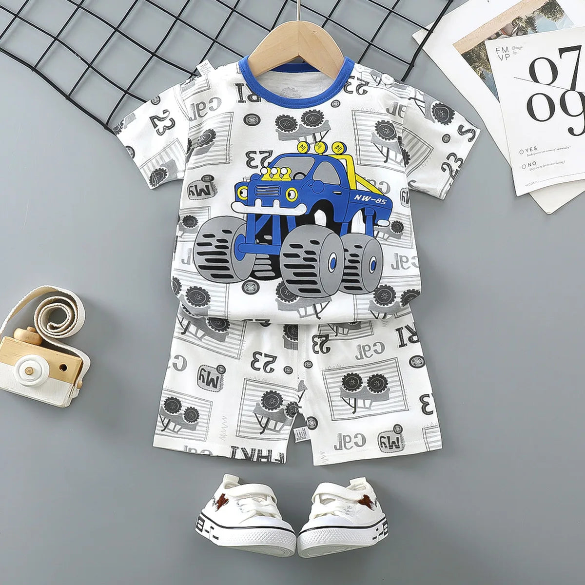 Cartoon Kids Clothes 2 Piece Set Donald Duck T-shirt and Shorts Summer Outfit with blue truck design