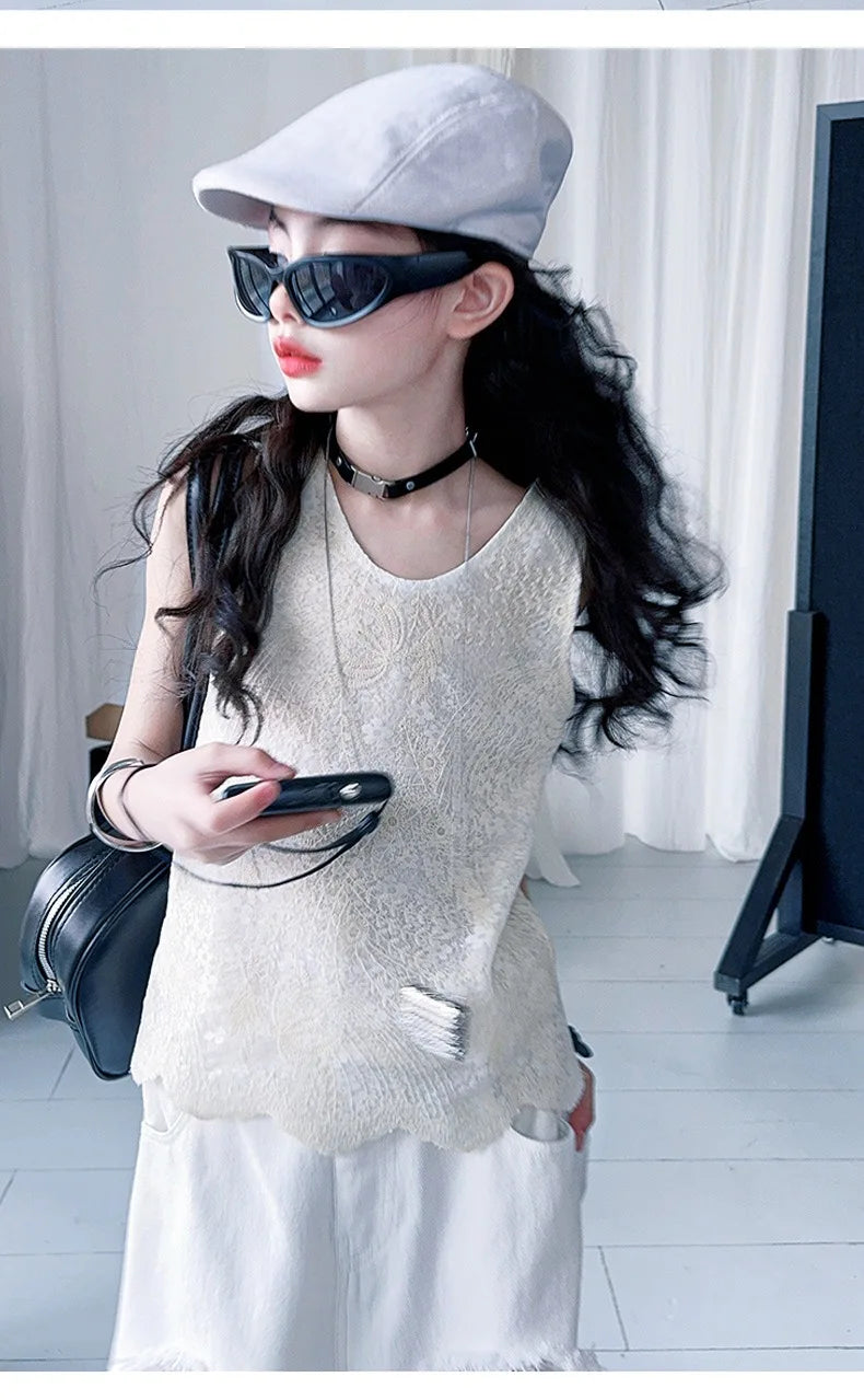 Child Fashion Street Style Y2K Clothes Set Girls Summer T Shirt and Pants in white with trendy accessories