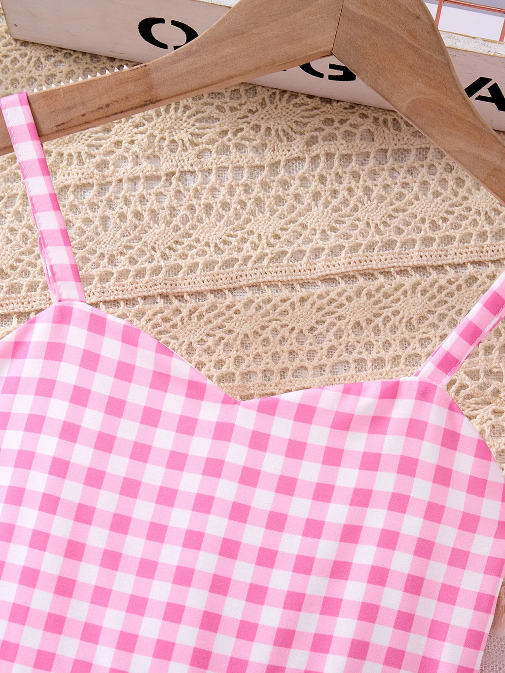Children Fashion Dresses Barbi White Snow Moana Princess Dress Girls Casual Outfit pink gingham sleeveless dress close up