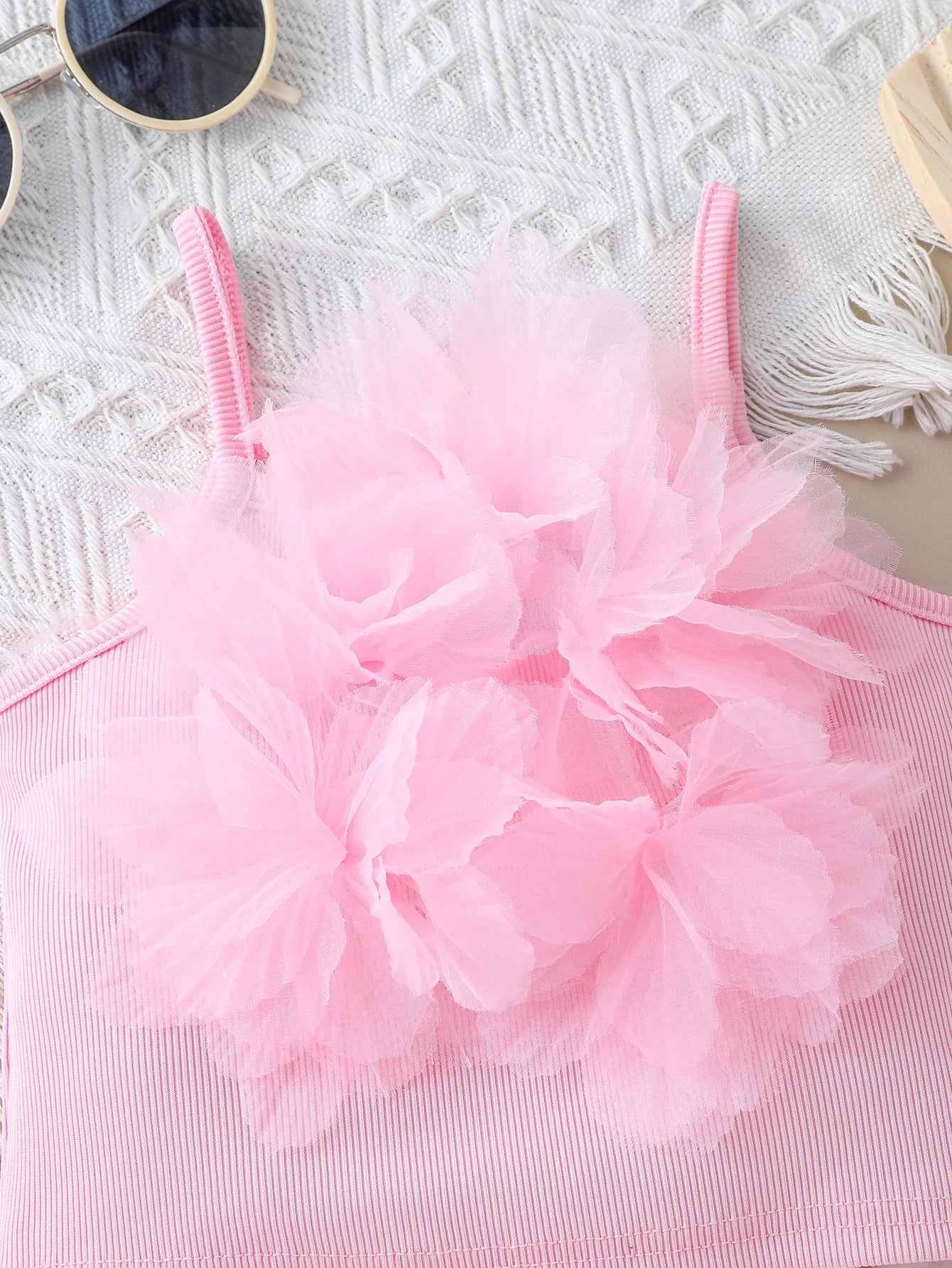 Children Summer Girls Pink Outfit Sets Lace Mesh Flower Vest and Shorts Pants close-up of pink flower lace vest
