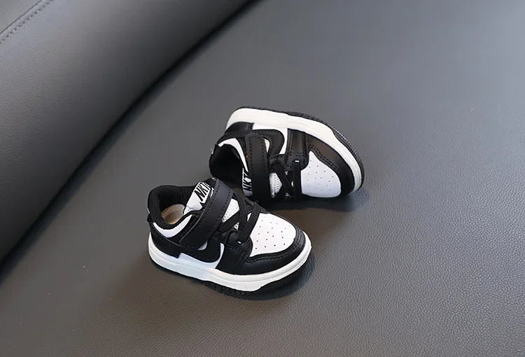 Yamza Tots' Closet children white casual sneakers soft-soled running shoes for boys and girls in black and white