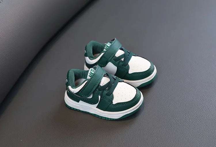 Children White Casual Sneakers Soft-Soled Running Shoes for Boys and Girls in green and white with velcro straps