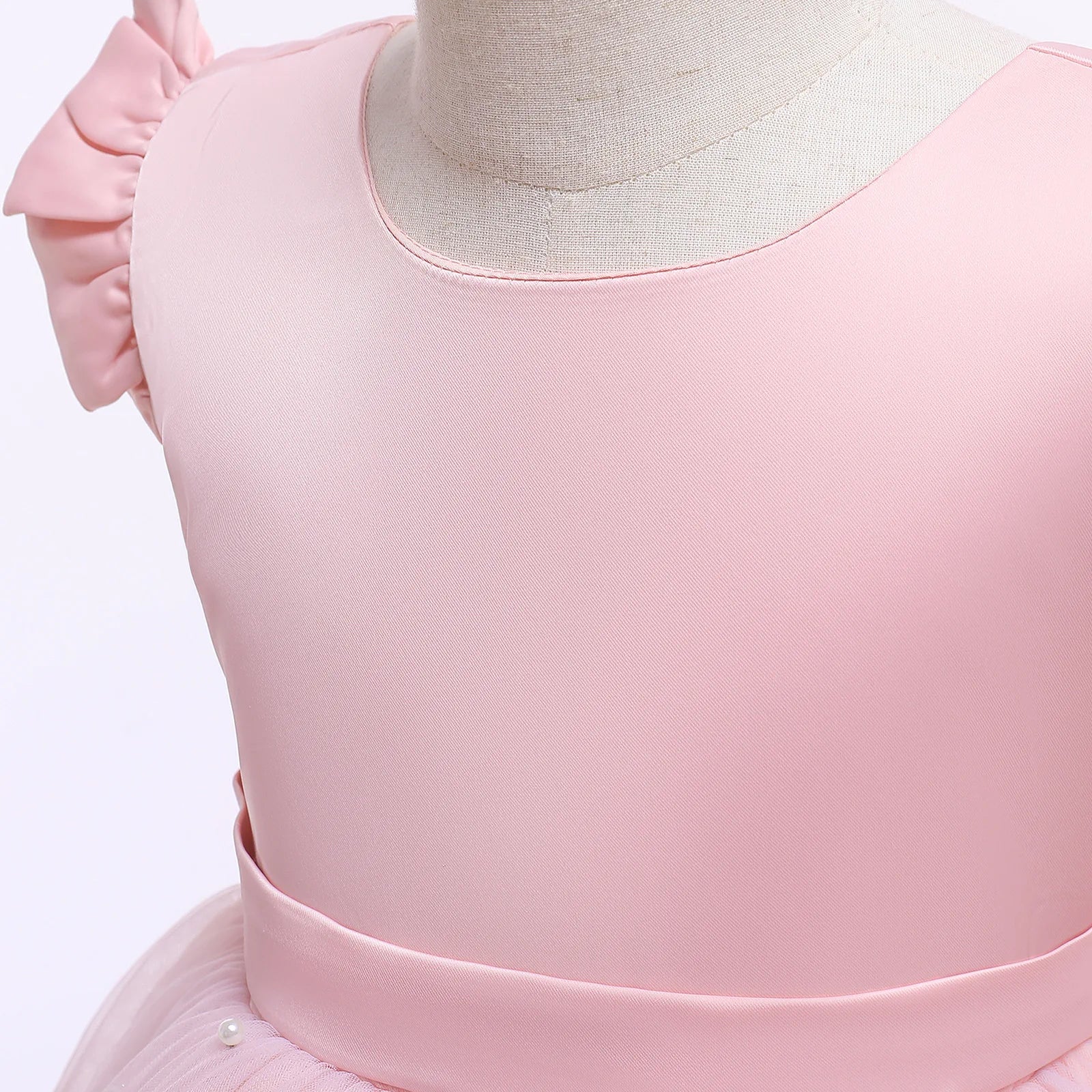 Close-up of pink Fairy Princess Lace Party Dress for Girls Dance Stage Cosplay Costume Outfit bodice with ruffle sleeve detail