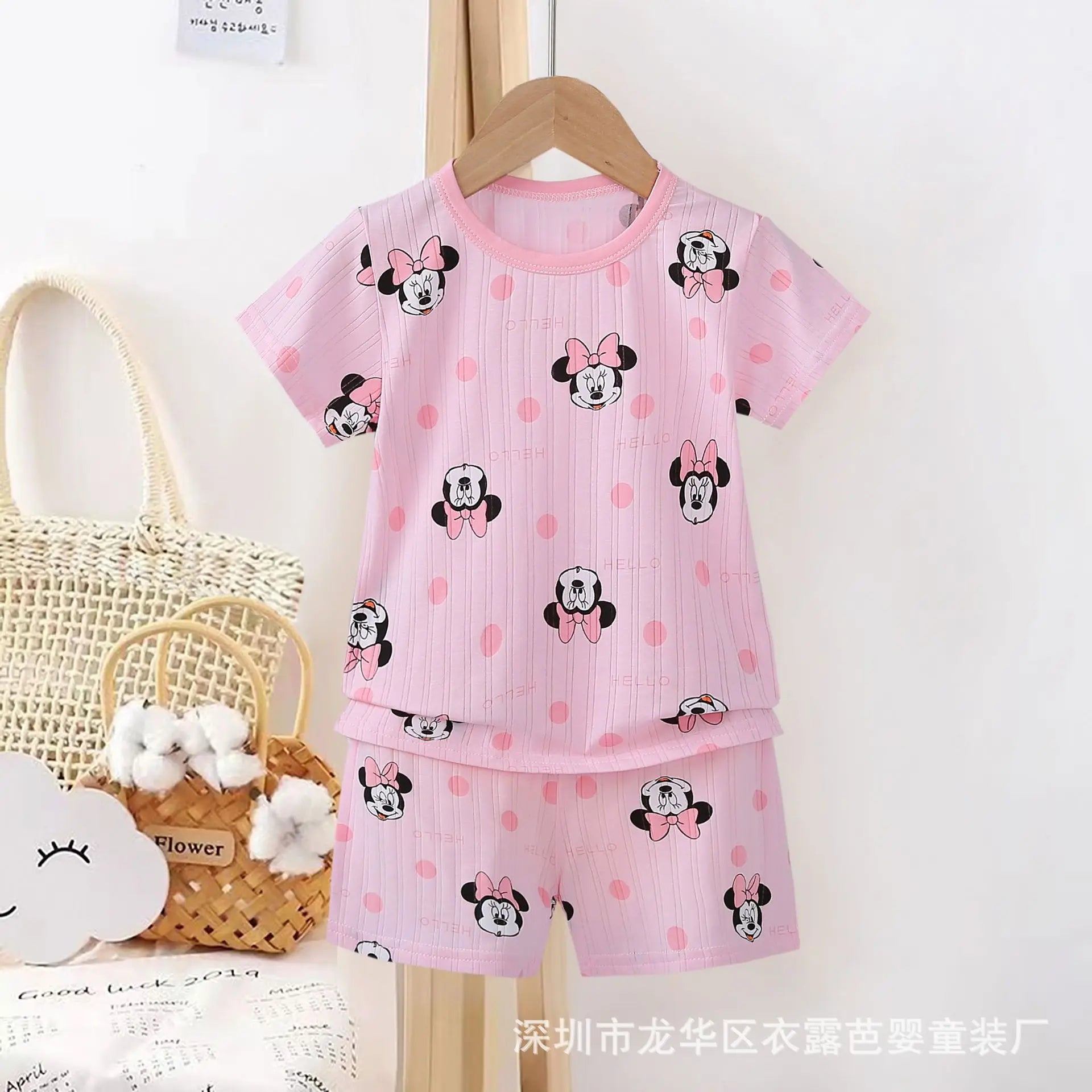 Fashion Baby Girls Summer Set Cute T-shirt and Shorts Toddler Clothing Outfit in pink with cartoon character print
