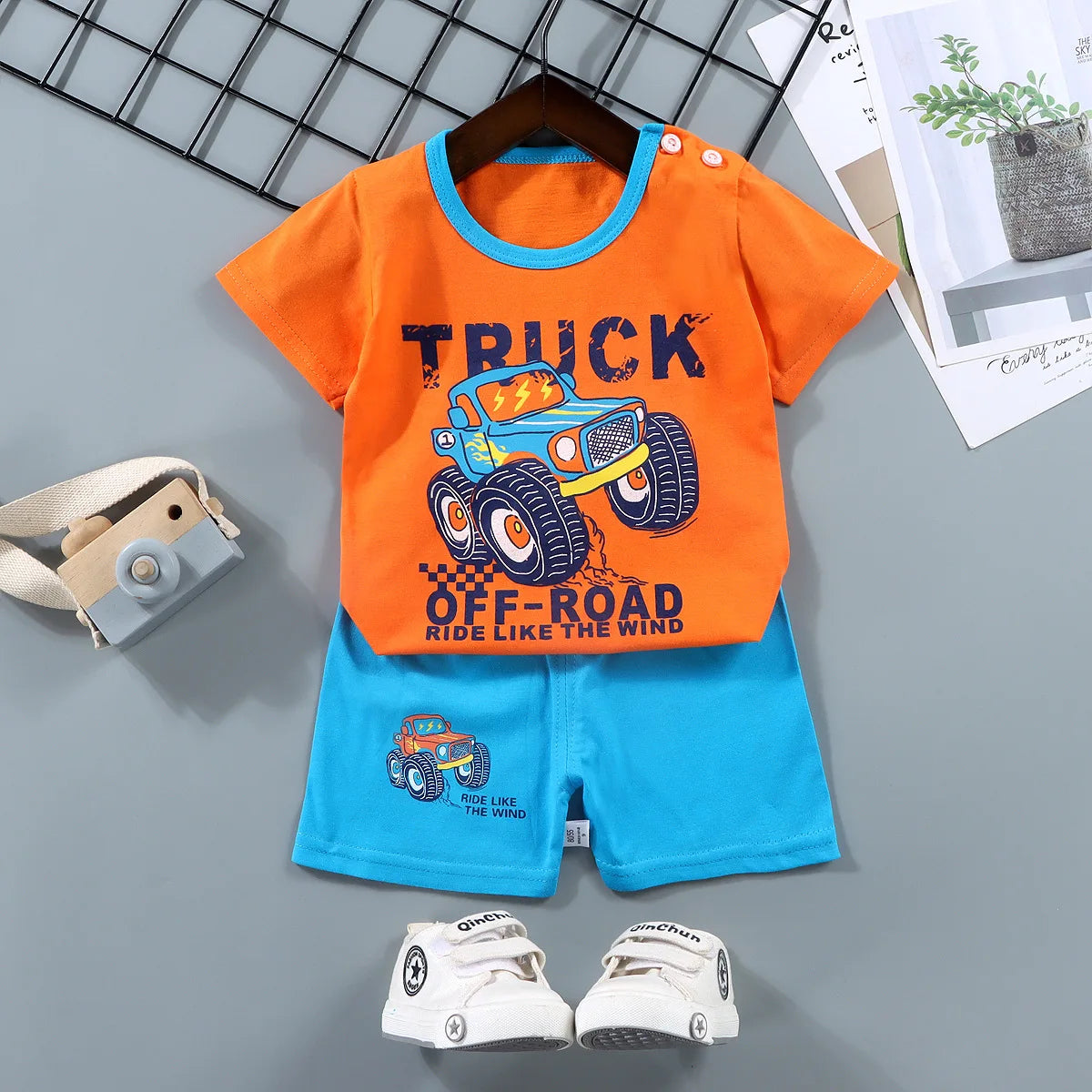 Fashion Kids Clothes Set Top Shorts 2PCS Cotton Soft Summer Suit with orange truck print top and blue shorts 