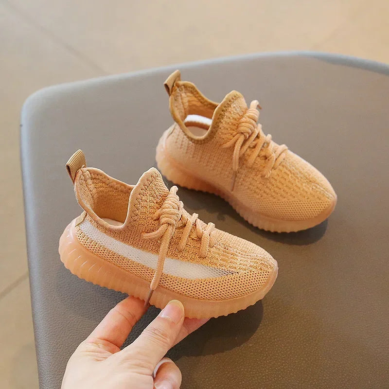 Fashion Kids Sneakers Breathable Non-slip Casual Running Shoes for Boys Girls in beige knit design