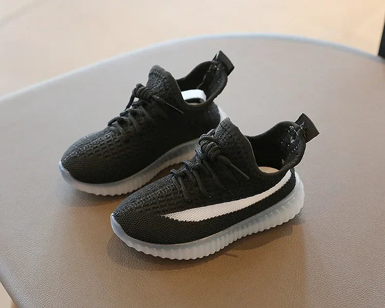 Fashion Kids Sneakers Breathable Non-slip Casual Running Shoes for Boys Girls in black with white sole