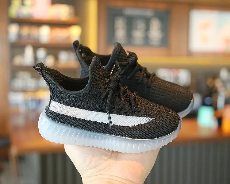 Fashion Kids Sneakers Breathable Non-slip Casual Running Shoes for Boys Girls in black with white stripe  