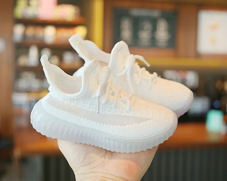Fashion Kids Sneakers Breathable Non-slip Casual Running Shoes for Boys Girls in white knit design