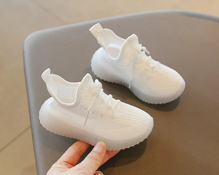 Fashion Kids Sneakers Breathable Non-slip Casual Running Shoes for Boys Girls in white knit material