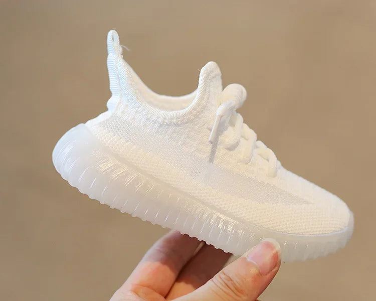 Fashion Kids Sneakers Breathable Non-slip Casual Running Shoes for Boys Girls in white knit design  