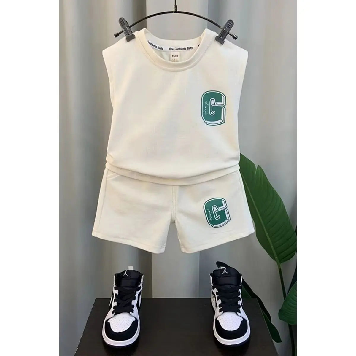Kids Boys Summer Vest Set New Fashion Baby Net Red Clothes Two Piece Outfits in white with green G logo and black white sneakers 