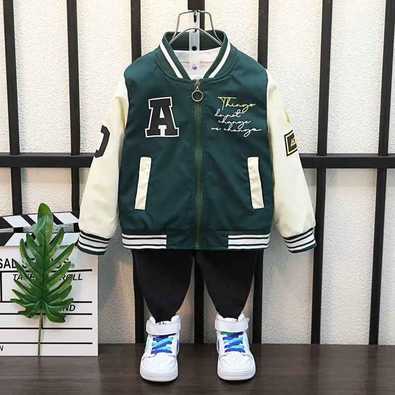 Kids Cartoon Bear Pattern Windbreaker Coat Fashionable Spring Autumn Outerwear in green and white with letter patches