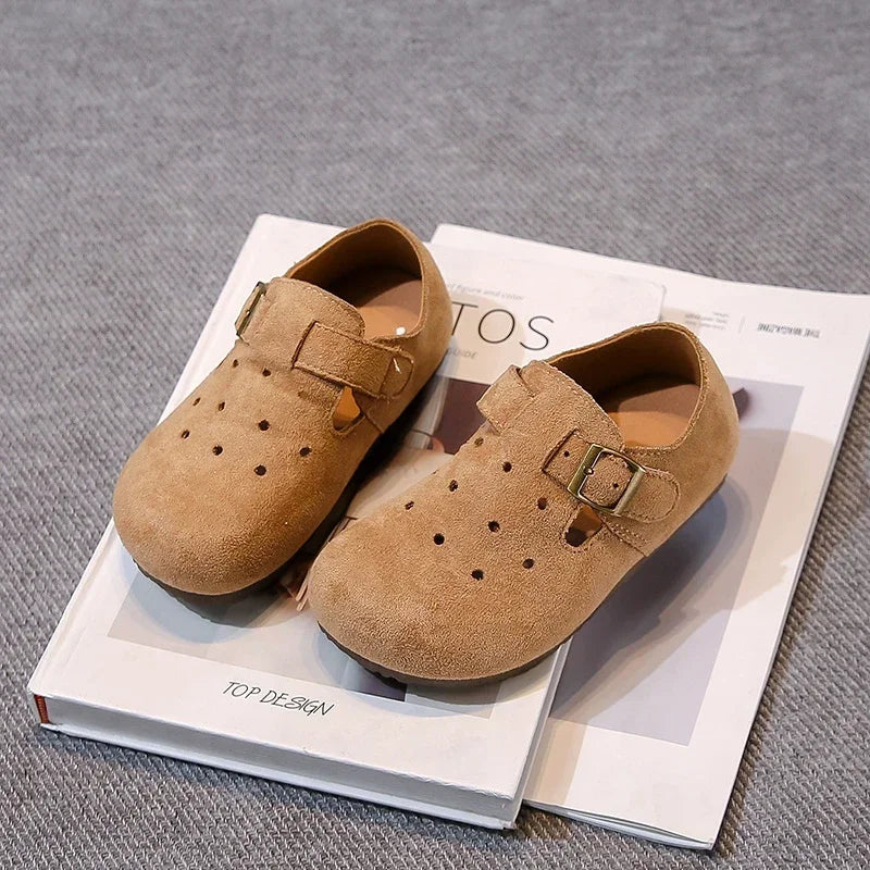 Kids Solid Color Retro Flat Shoes Candy Color Girls and Boys Moccasins in light brown suede with buckle straps