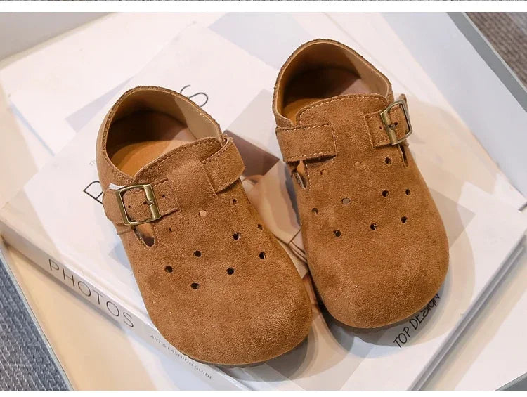 Kids Solid Color Retro Flat Shoes Candy Color Girls and Boys Moccasins in brown suede with buckle straps