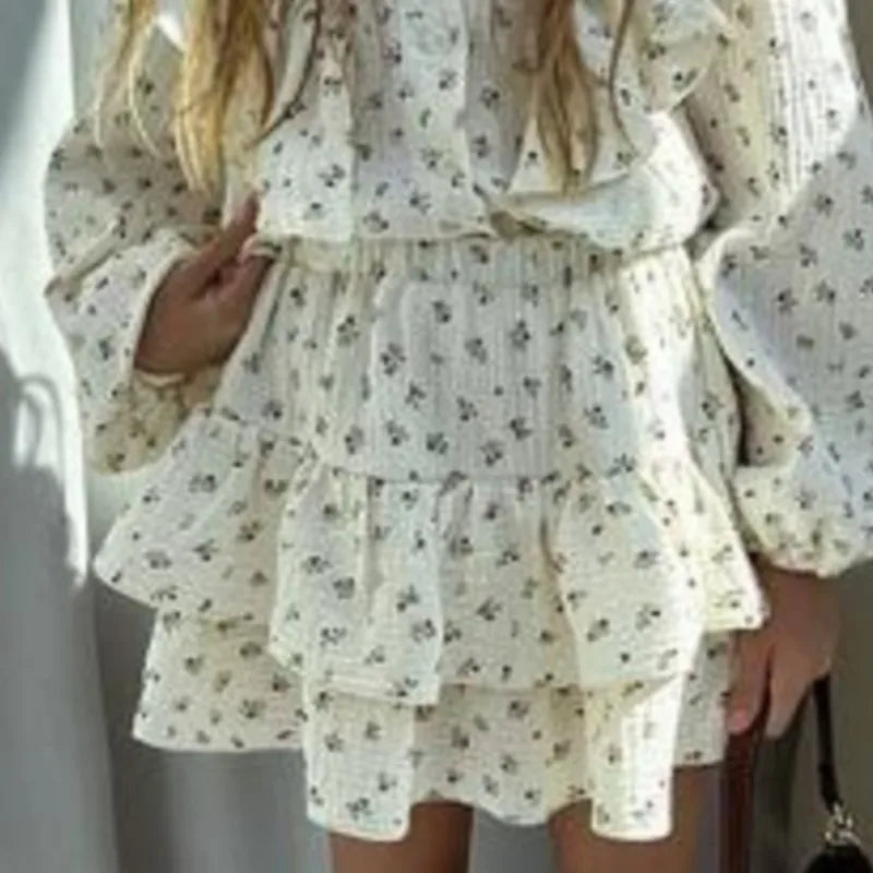 Fashion Baby Girl Clothes Set Floral Blouse and Layered Skirt 2PCS Outfit in light floral print